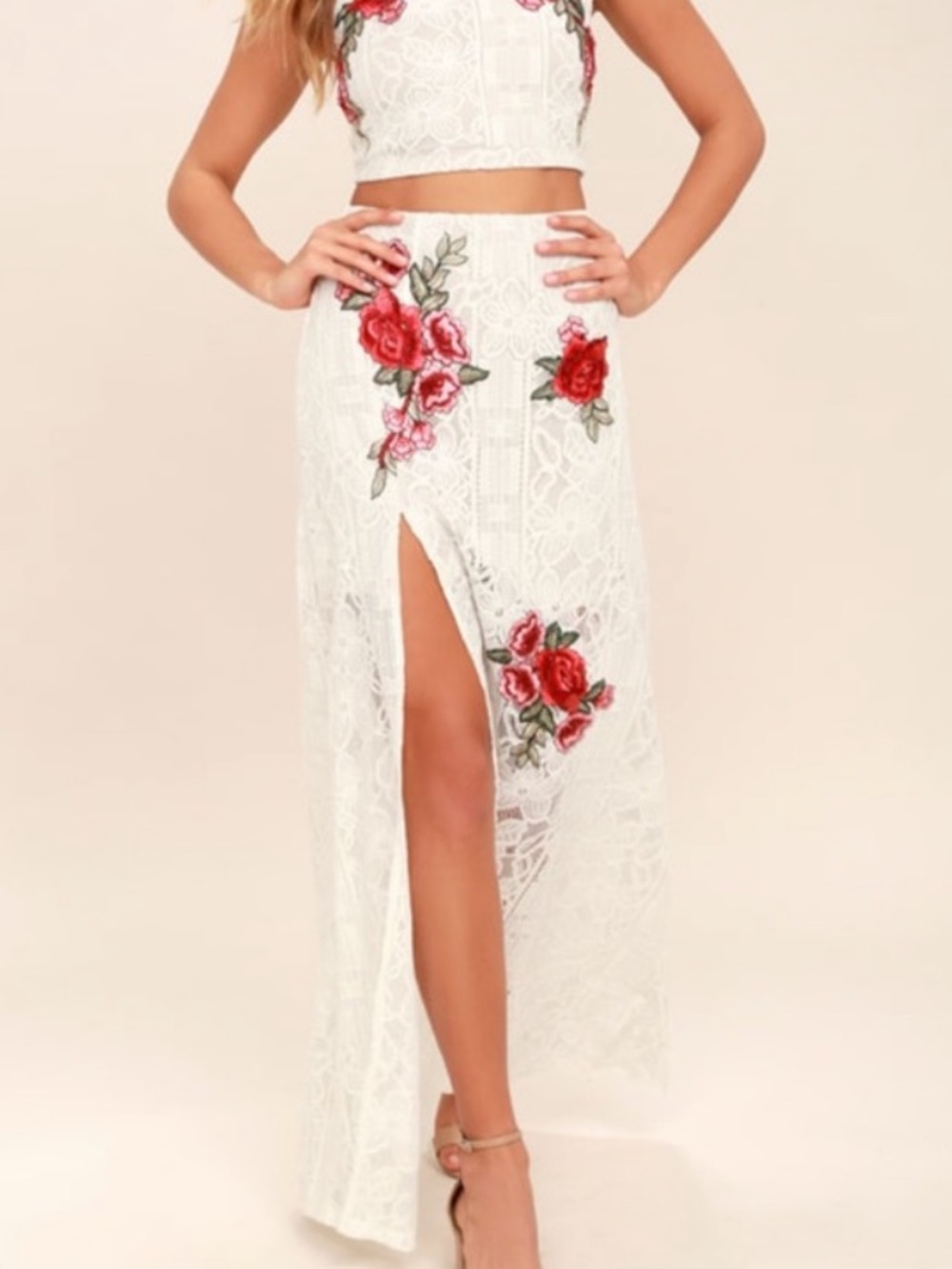 ❤️🌹Lulu’s Lace Maxi Skirt with Red Rose Embroidery